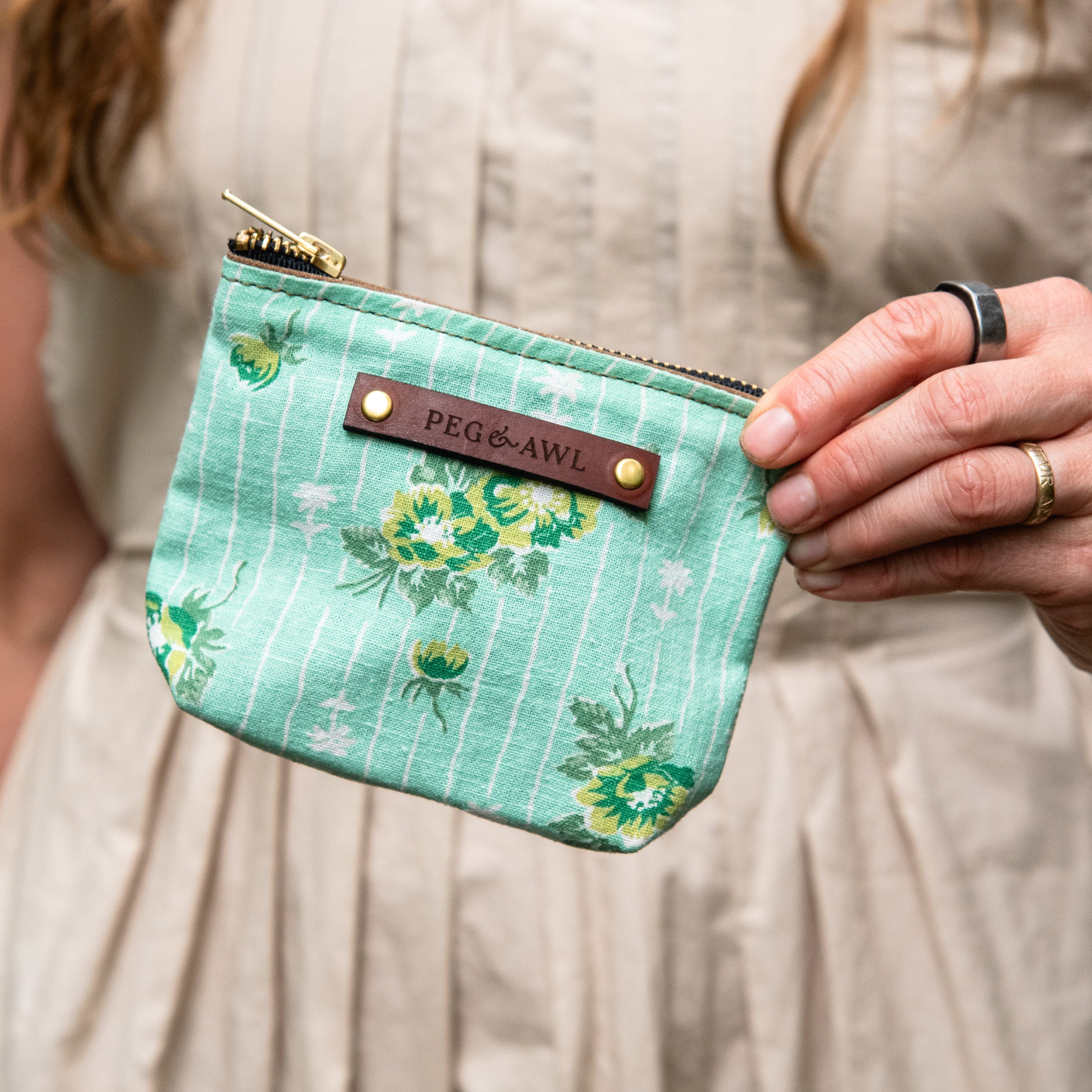 Saver Pouch with Mid-Century Feedsack: Enki